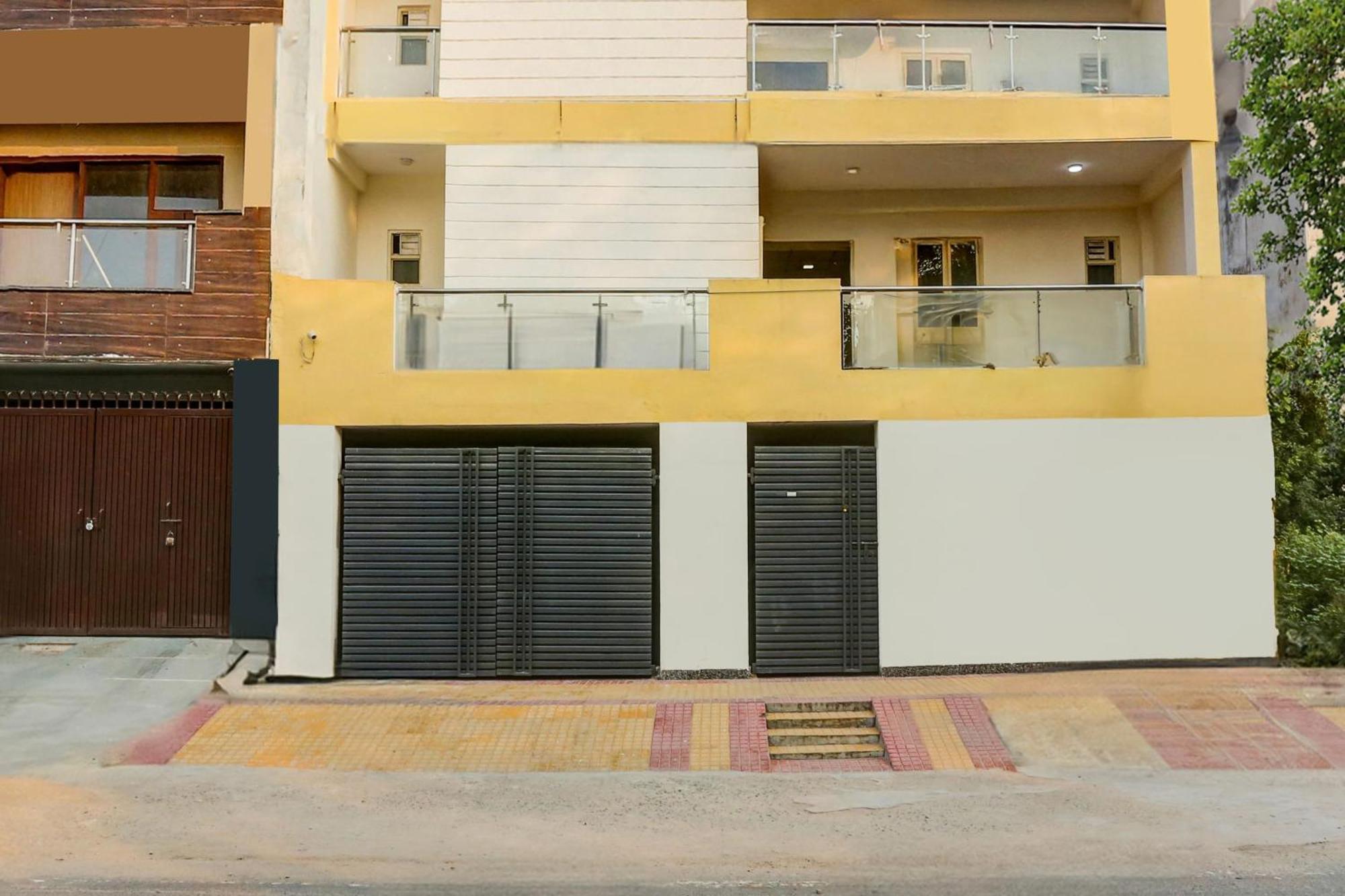 Super Hotel O Rohini Sector 20 Formerly Yellow Saffron Delhi  Exterior photo