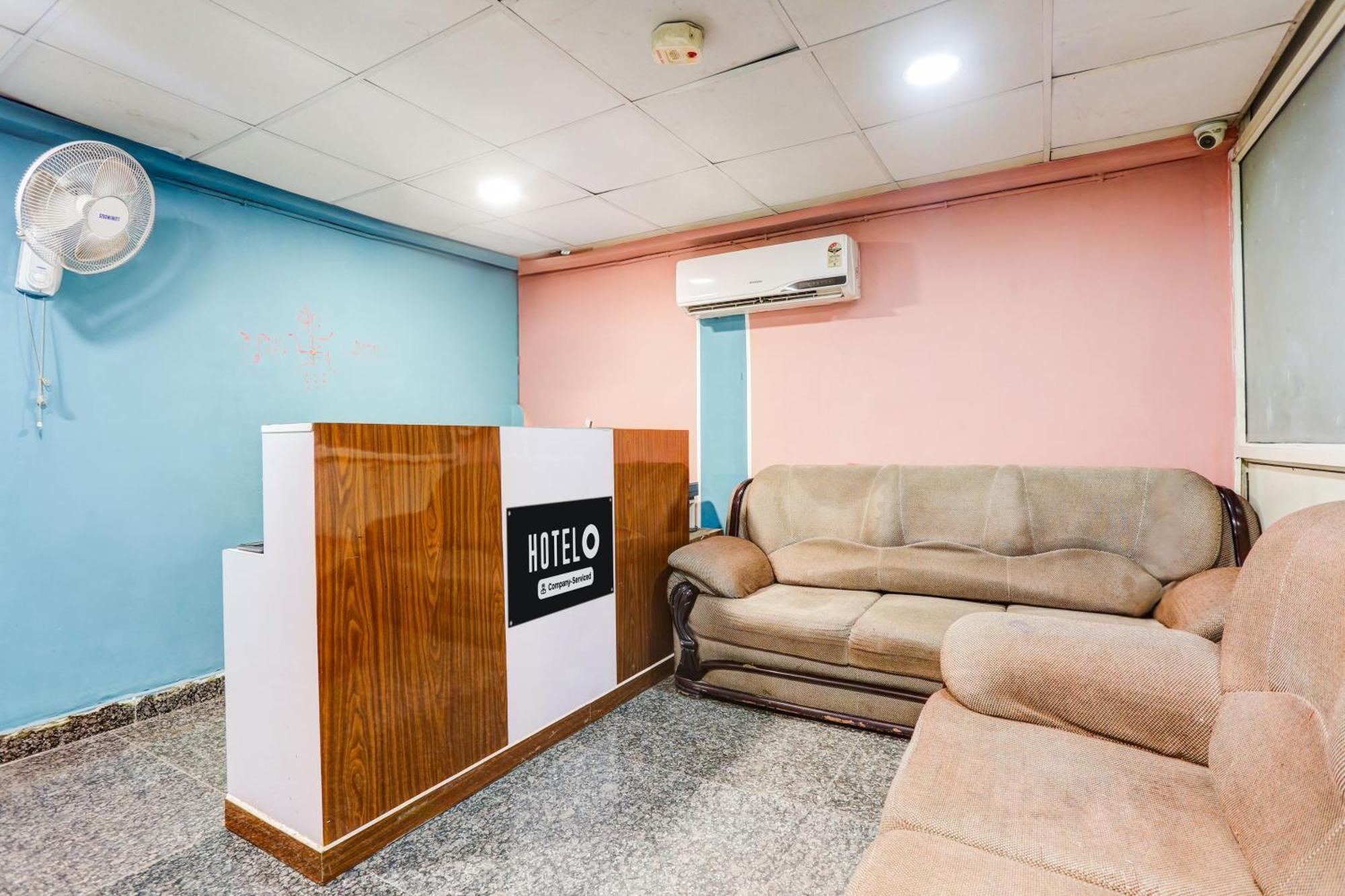 Super Hotel O Rohini Sector 20 Formerly Yellow Saffron Delhi  Exterior photo