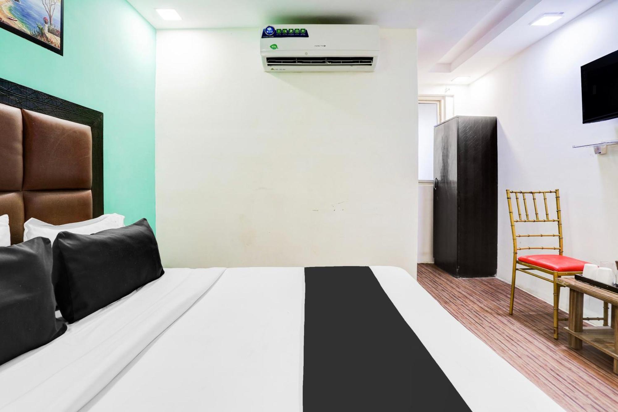 Super Hotel O Rohini Sector 20 Formerly Yellow Saffron Delhi  Exterior photo