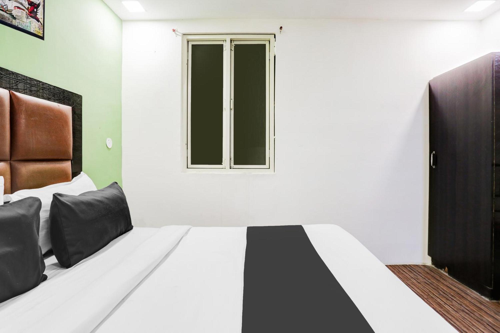 Super Hotel O Rohini Sector 20 Formerly Yellow Saffron Delhi  Exterior photo